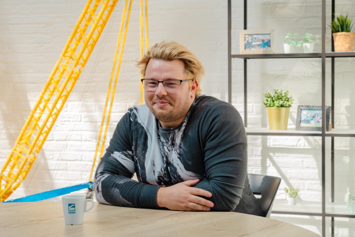 Levi Gooris, project recruiter bij Sarens, op de werf van INEOS Project ONE in de haven van Antwerpen